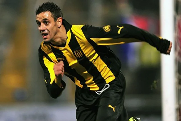 Este jugador es Fabian Estoyanoff